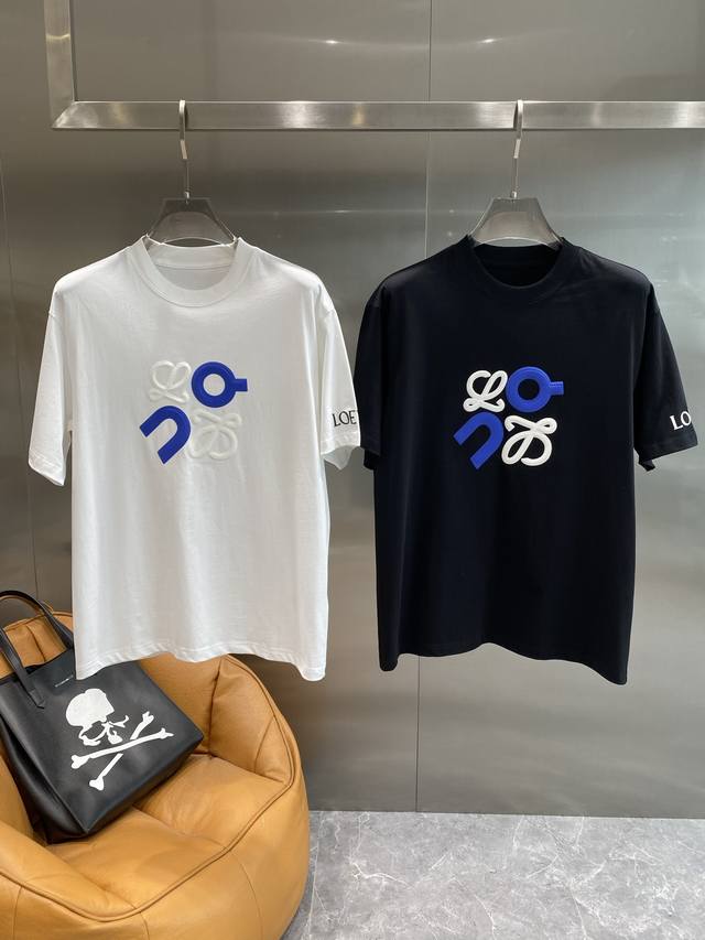 罗家 Loewe短袖 夏日个性时尚之选 胸前独特的蓝白品牌图案，充满设计感，个性又时尚，面料柔软舒适，M-3Xl 隔天