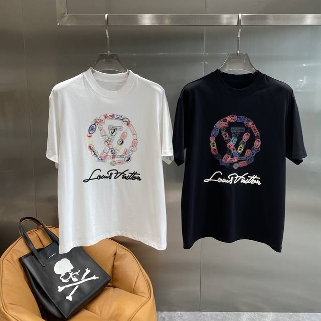 驴家 Lv短袖 夏日缤纷潮流新宠 沉稳大气，胸前彩色的品牌元素图案，仿佛是时尚的调色盘，缤纷又独特，搭配上飘逸的品牌手写字体，潮流感与奢华感并存。面料柔软且透气