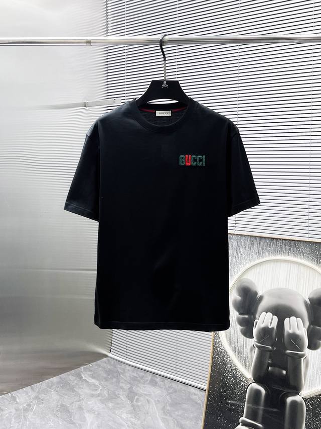 古奇 Gucci 2025Ss新款 半袖 体恤 短袖 圆领T恤，高端版本！专柜定制面料 透气舒适度高，细节无可挑剔，品牌元素设计理念，体现高品质。手感细腻柔软！