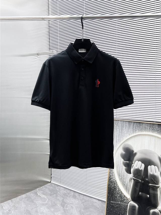 蒙口 Moncler 2025Ss夏季新款 翻领短袖T恤 Polo衫，高端版本！专柜定制面料 透气舒适度高，细节无可挑剔，品牌元素设计理念，体现高品质。手感细腻