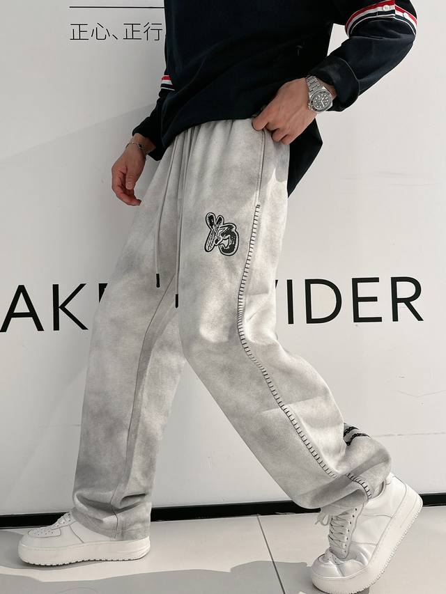 Y-3 顶级货品 2025春夏新款休闲裤！官网同步发售。品牌经典Logo休闲裤 ，定制面料，舒适度极好，手触感强烈。辨识度极高，完美品相工艺。 尺码：M-3Xl