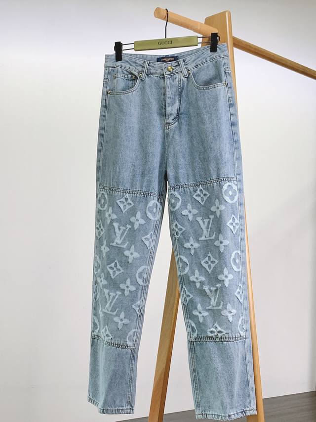 Louisvuitton 路易威登 驴家王炸款牛仔裤 独爱这一条，弹力加倍的牛仔裤 重工洗水工艺 ..开模定制五金配件，直筒裤脚，面料舒适柔软亲肤，上身挺阔有型