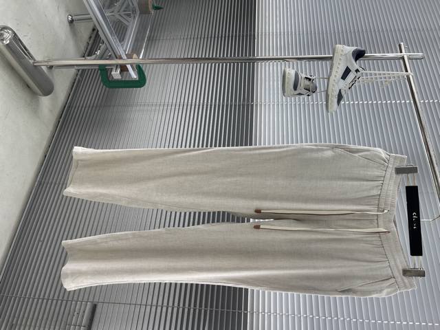 Loro Piana 抽绳 休闲亚 麻裤 时尚系列，独特设计，抽绳 水洗麻 休闲长裤 订纱开始订染和订纺。 国内某大厂出口日本 和供应几大顶级品牌的面料。 手感