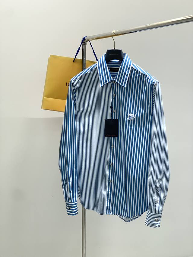 Louisvuitton 路易威登，2025春季最新款，专柜同步有售，原单狠货，时尚休闲长袖衬衫，上身很有特点！吸睛而有亮点，进口原版面料，顶级印胶工艺字母图案