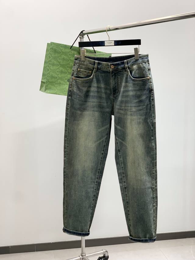 Gucci 古驰，2025春季最新品，专柜同步有售，原单狠货，水洗休闲牛仔裤，进口原版水洗弹力面料，舒适有弹性，独特设计风格，顶级刺绣工艺字母图案Logo，原版