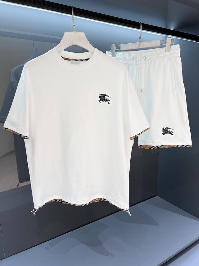 套 新品 Bur战马套装 2025Ss男士短袖 短裤 运动套装 简约时尚格调来自Pd的新秀丽作. 贸易渠道货品,为数稀少！ 2025Ss Burberr*Y 战