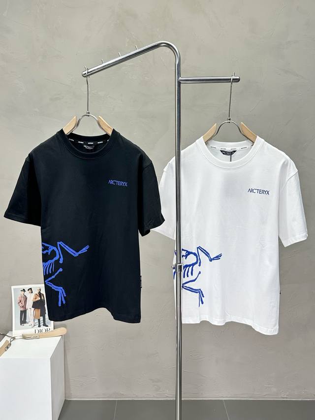 Arc’Teryx始祖鸟独家专供新款原单男士休闲短袖 高端定制 高版本 时尚百搭爆款进口面料 手感超柔软细腻 穿着亲肤舒适 高端精品 代工厂P精细做工 上身非常