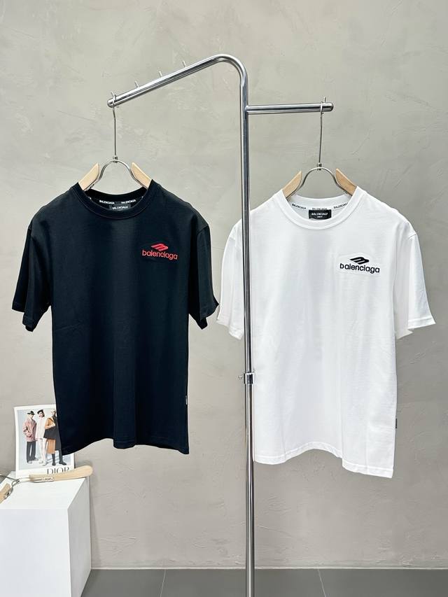 Balenciaga巴黎世家独家专供新款原单男士休闲短袖 高端定制 高版本 时尚百搭爆款进口面料 手感超柔软细腻 穿着亲肤舒适 高端精品 代工厂P精细做工 上身