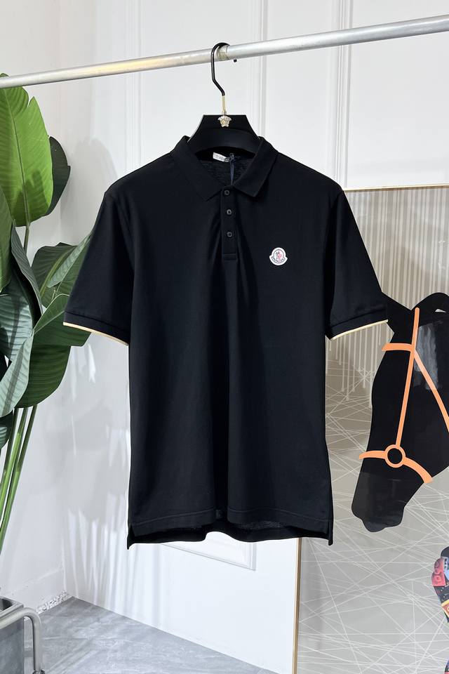 Dg 2025Ss春夏新款Polo领短袖系列。精选优质珠地棉面料，时尚大牌元素Logo设计，上身版型超赞，面料细腻舒适透气，随意搭配都超级好看时尚型男必备款哦！