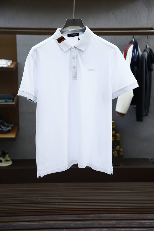杰尼亚-重磅推荐！2025早春。新品 专柜在售 时尚高端男装Polo-胸前Logo个性时尚 进口顶极高密度丝光珠地，极为亲肤舒适 摸上去非常的细腻，质感很好，舒