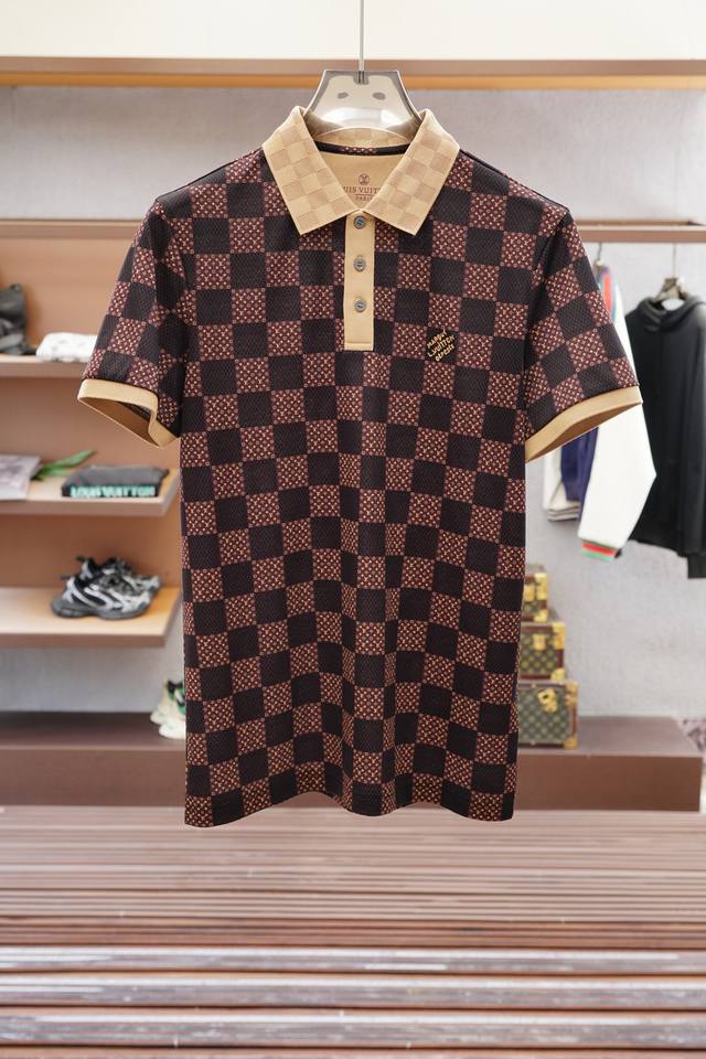Lv 路易威登2025Ss夏季新款 Logo男士翻领Polo衫！经典商务男款，高端男装的天花板级别的商务男款！简约时尚大气不失优雅，单穿内搭体面过人，品质控 细