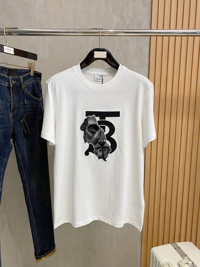 巴宝*Burberry 25Ss春夏新款首发专柜最新款短袖圆领T恤 高端订制 设计前卫时尚！品牌Logo重工艺设计，高端定制面料，手感柔软，穿着舒适，客供进口高
