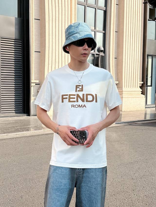 Fend*芬家 2025春夏新款男女同情侣款休闲宽松棉质圆领短袖T恤衫！贸易公司渠道稀出，同步官网发售 ！ 2025春夏最新系列，经典时尚设计元素，为全新系列注