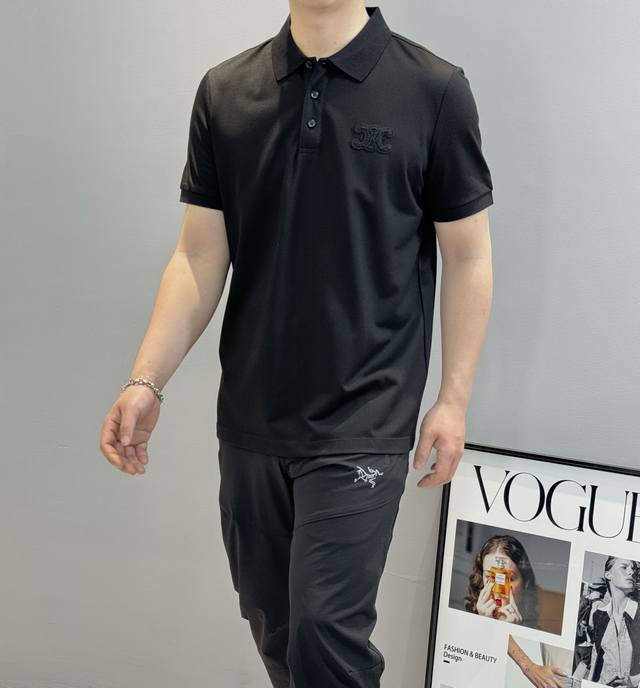 Celine*25S夏季男士休闲Polo.采用最新的鲜活色彩打造的标识！！胸口3D刺绣打造灵动生趣的品牌力量.让品牌更具看点与规格，有着莫名的吸引力让人一眼看过