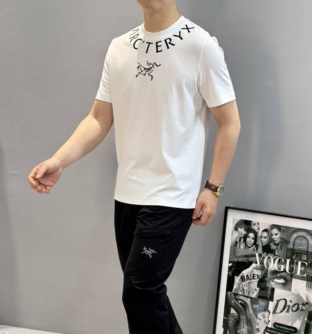 上衣 裤子 Arc'tery*始祖-鸟24S夏季丝光短袖..优选190G丝光棉质面料，裁剪工艺到位没有任何的拖泥带水，上身绝对足够完美！焕然一新的胸口品牌图形立