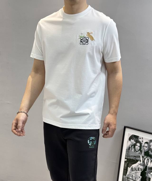 好货推荐！Loe W*E罗意-威25S夏季新款T恤.个人非常看好的一个款. 其舒适度无比打Call～上身舒适不易变形.不掉跨......胸前Loe徽章结合兔子绣