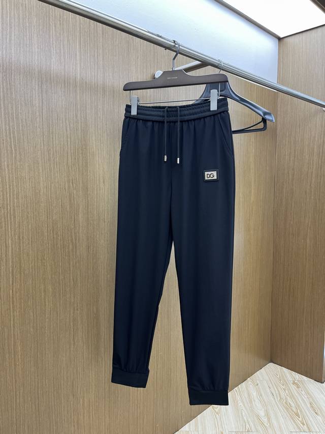 新品 Dg 2540春夏新品休闲裤，裤身工艺设计，进口客供辅料、面料定制，代工厂P出品免检！每个细节做到极致，原版五金配件，潮范十足、上身有型帅气，Jxzh潮人