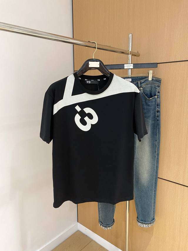 Y32025夏季新款短袖T恤，个性艺术系列全网独家首发 百搭款细节处理完美纯棉面料十分精致 原版面料 网红明星同款高版本 高品质手感非常舒服 时尚又个性 超级百
