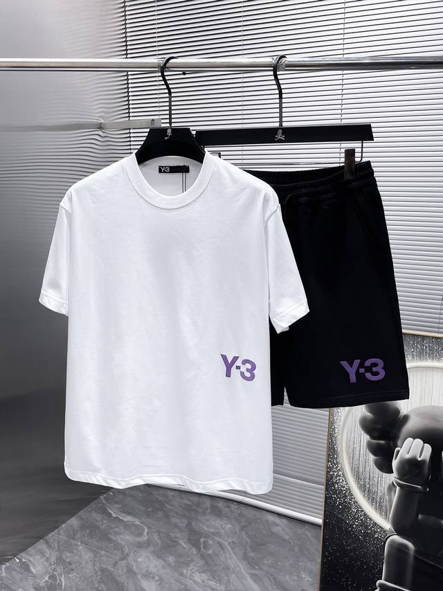 Y3 2025Ss夏季新款 短袖 套装，高端版本！专柜定制面料 透气舒适度高，细节无可挑剔，品牌元素设计理念，体现高品质。手感细腻柔软！呈现休闲裁剪，上身版型超