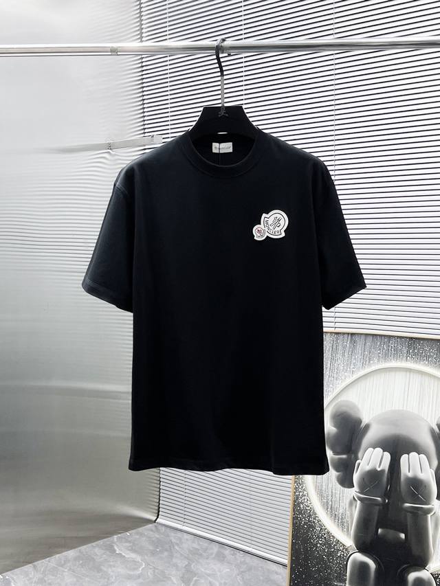 蒙口 Moncler 2025新款 圆领 短袖 T恤 体恤 半袖 ，高端版本！专柜定制面料 透气舒适度高，细节无可挑剔，品牌元素设计理念，体现高品质。手感细腻柔