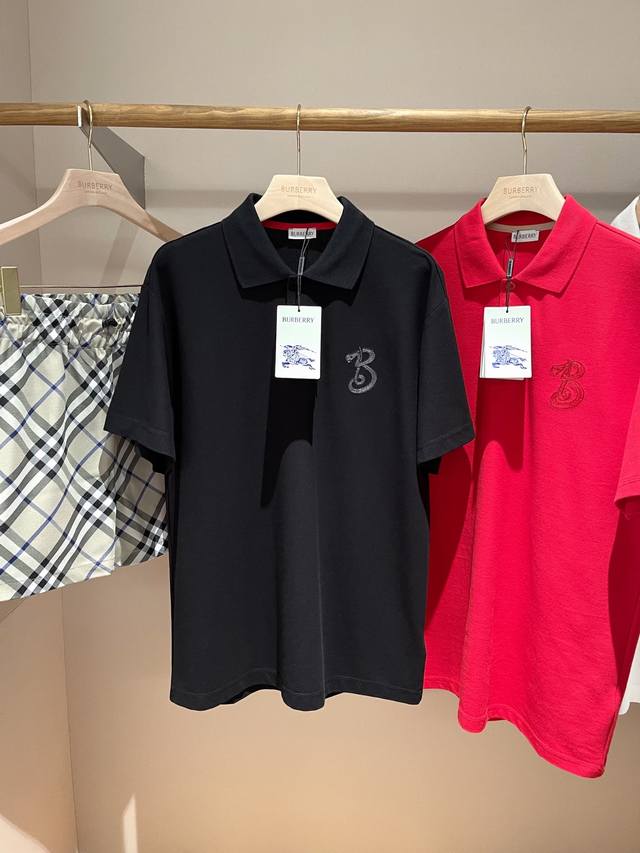上新！ 蛇年限定刺绣棉质 Polo 衫 Bur王牌尖货，镇店之宝 迟来的渠道好货好款！Bur王牌渠道单，同步各大买手店 2025Ss全新一季设计语言 蛇年限定刺