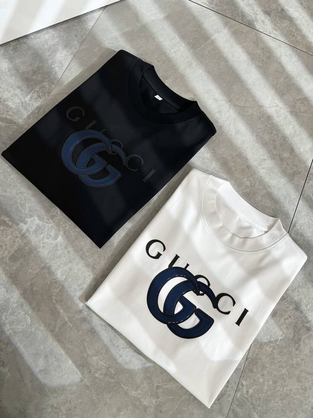 Gucc*古家 2025春夏新款男女同情侣款休闲宽松棉质圆领短袖T恤衫！贸易公司渠道稀出，同步官网发售 ！ 2025春夏最新系列，经典时尚设计元素，为全新系列注