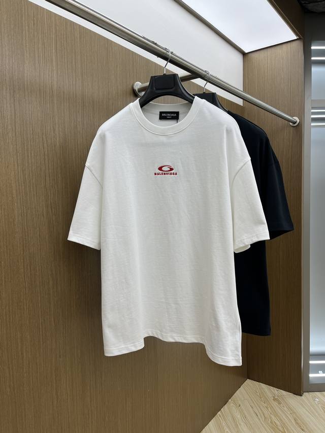 Bbg Ss夏装新品 专柜在售 最新系列图案Logo短袖T恤 必须人手一件的节奏！ 进口顶极精梳棉面料，极为亲肤舒适 摸上去非常的细腻，质感很好，完美体现立体感