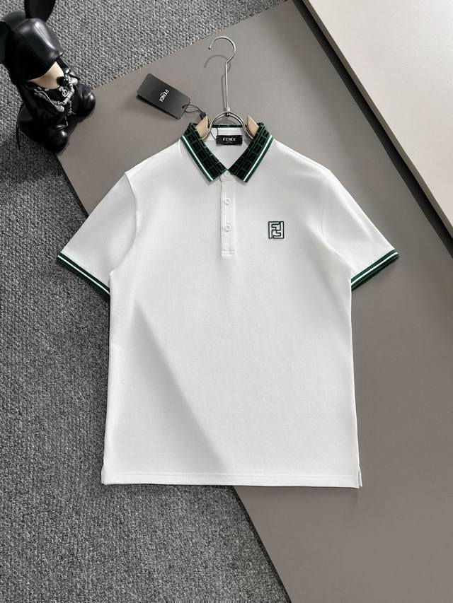 芬迪25Ss新款春夏短袖翻领T恤Polo，最高版本客供定制高端朱地面料简单时尚款，螺纹拼色螺纹配色超级好看！胸前芬迪F标识刺绣经典Logo简单大方的款式！满满的