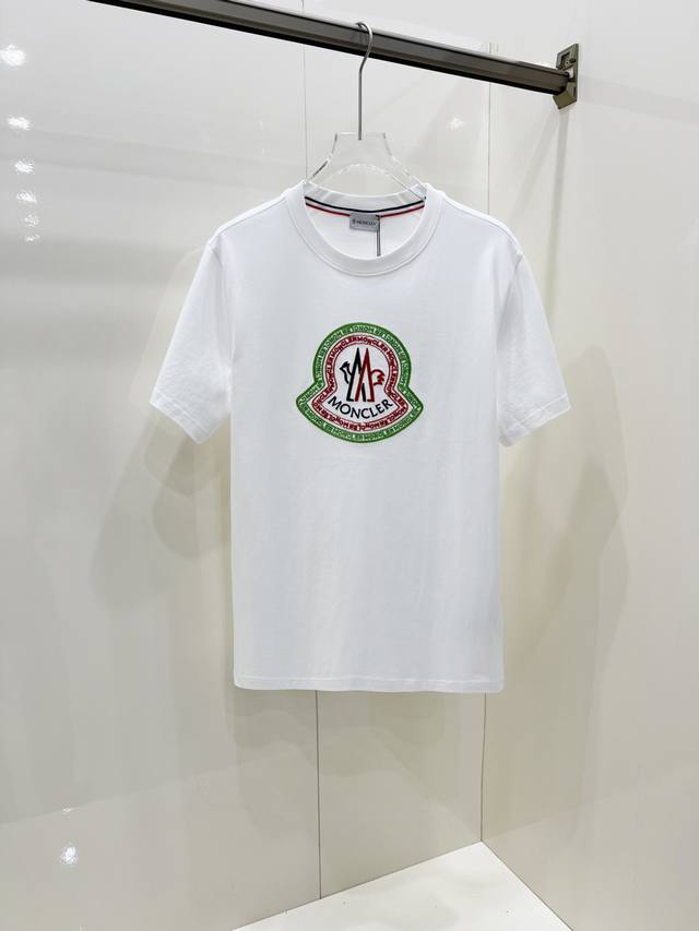 Moncler 蒙口 2025春夏新款男女同款短袖T恤，最新款全网独家首上！！~既经典有时尚百搭，谁不爱啊，将经典再次展现，非常的耐看，自带低奢光环与辨识度！传