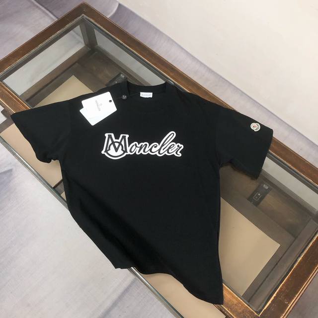 C Mon*Cler 蒙口 25Ss最新款百搭短袖T恤男女同款！！ 胸前品牌刺绣Logo设计！特供定制面料！加上紧密纺纱工艺又使面料光滑紧密得到整体面料的高级感