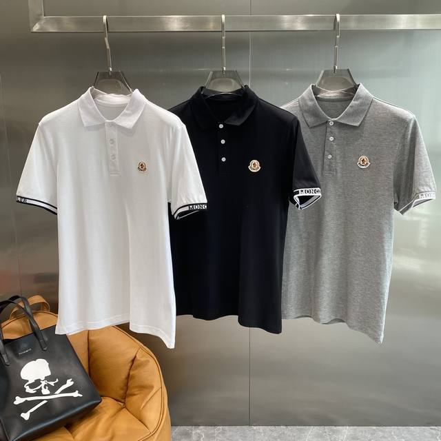蒙家 25Ss新款春夏短袖翻领T恤Polo，最高版本客供定制高端朱地面料简单时尚款，拼色螺纹超级好看！经典Logo简单大方的款式！满满的高级感，四季可穿。简欧风