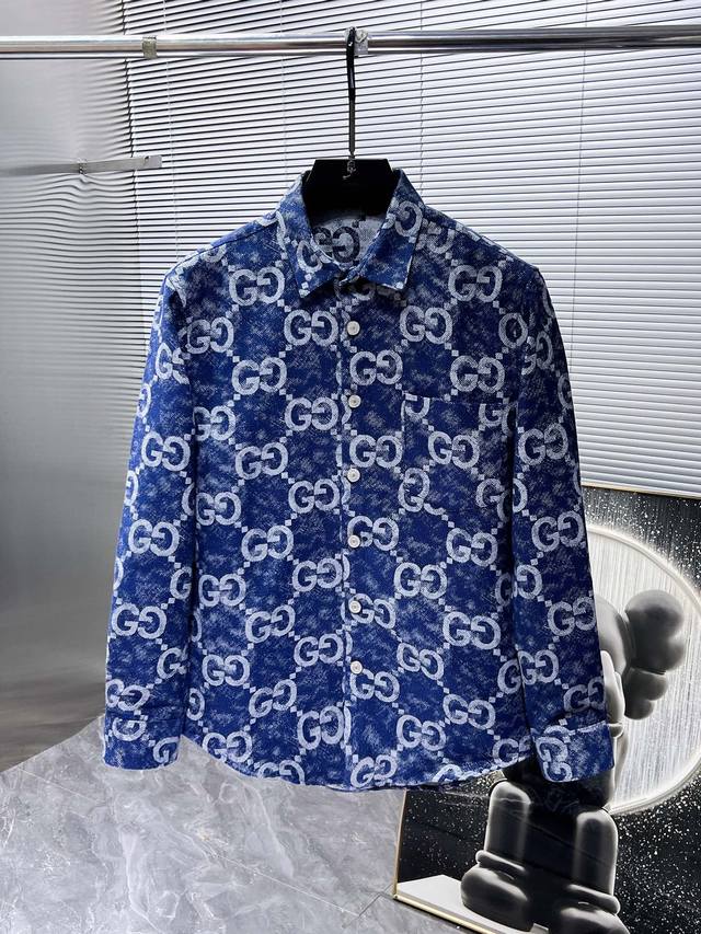 古奇 Gucci 2025Ss新款男士长袖 牛仔 衬衫 衬衣，高端版本！专柜定制面料 透气舒适度高，细节无可挑剔，品牌元素设计理念，体现高品质。手感细腻柔软！呈