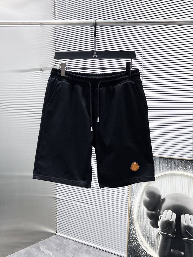 蒙口 Moncler 2025夏季新款 短裤 休闲裤，高端版本！专柜定制面料 透气舒适度高，细节无可挑剔，品牌元素设计理念，体现高品质。手感细腻柔软！呈现休闲裁