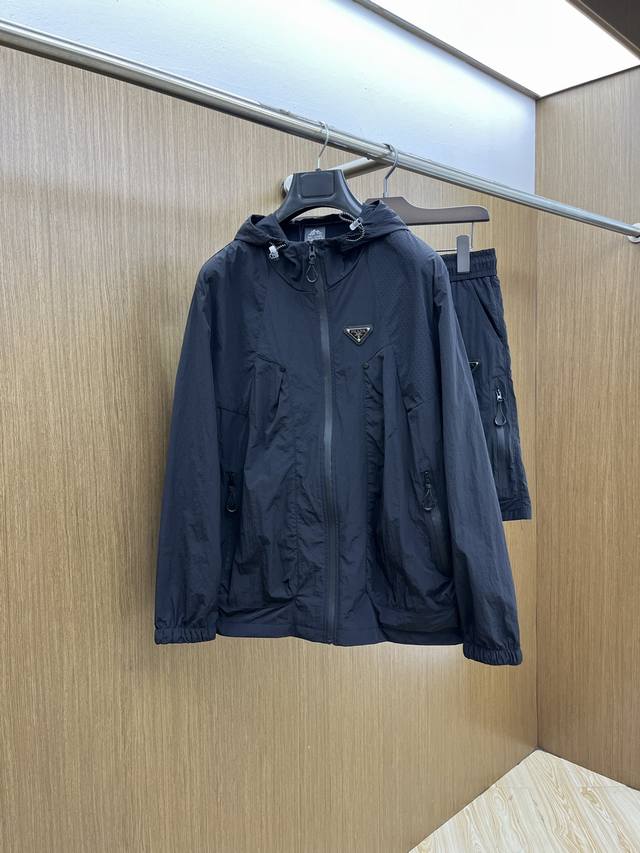 男女同款 套 Pd 2540春夏经典新款休闲防晒服套装 都市时尚休闲连帽款 超薄面料超软面料帅酷爆。时尚都市百搭款款，夏季必备神器，速干衣，水洗后快速脱水干爽，