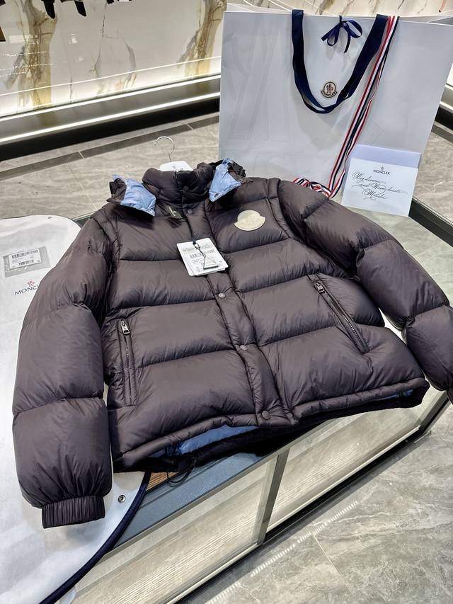 Moncler Cyclone 二合一羽绒夹克外套.实拍视频展示.一款衣服多种穿法.更多细节展示.
