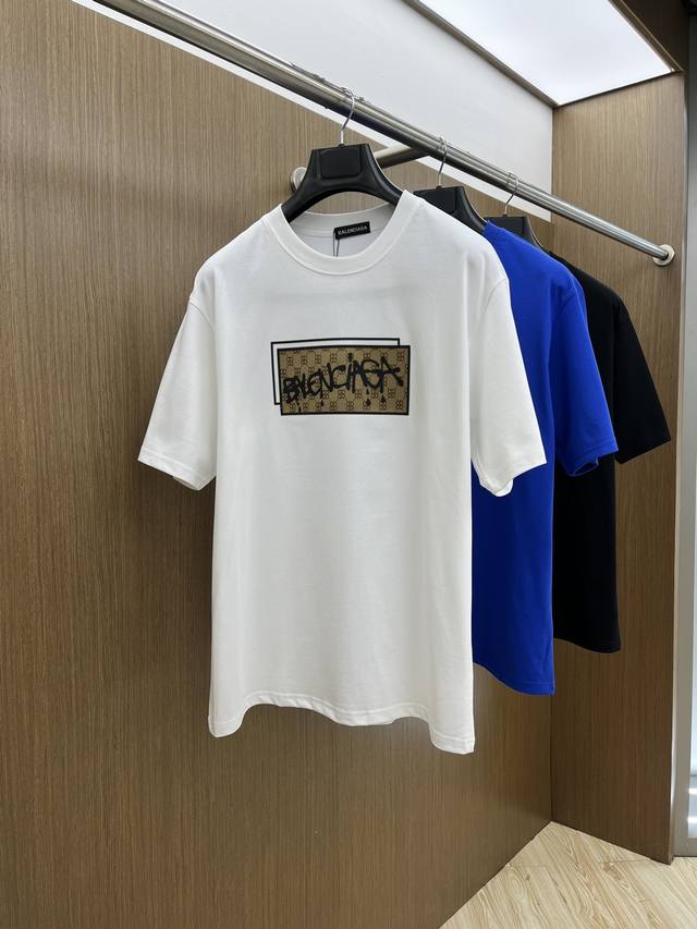 Bbg 独家首发 2025早春最新品，专柜同步有售，原单狠货，时尚休闲圆领短袖T恤，上身舒适！吸睛而有亮点，采用进口原版面料，顶级印花刺绣工艺字母图案Logo，