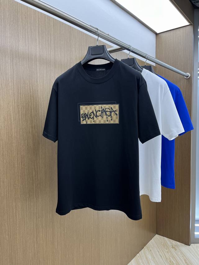 Bbg 独家首发 2025早春最新品，专柜同步有售，原单狠货，时尚休闲圆领短袖T恤，上身舒适！吸睛而有亮点，采用进口原版面料，顶级印花刺绣工艺字母图案Logo，