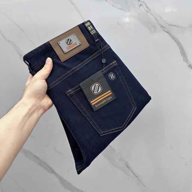 Zegna*杰尼亚 高端定制、2025早春最新款牛仔裤 柜台同步发售 原版定制复刻 客供五金辅料 原单品质 进口固色牛仔面料 重工洗水 做工走线精细 上身绝佳！