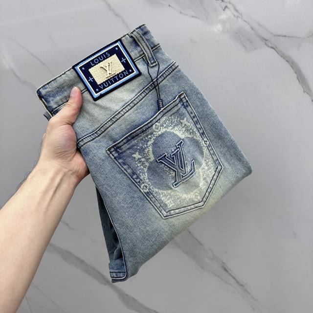 Lv*路易威登 高端定制、2025早春最新款牛仔裤 柜台同步发售 原版定制复刻 客供五金辅料 原单品质 进口固色牛仔面料 重工洗水 做工走线精细 上身绝佳！优选