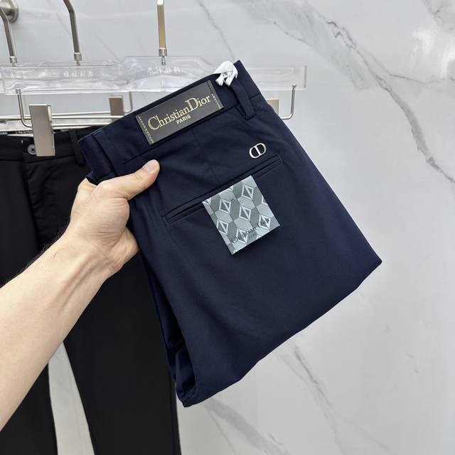 Dior*迪奥 2540春夏新品休闲裤西裤，官网同步发售，裤身工艺设计，进口客供辅料、面料定制，代工厂P出品免检！每个细节做到极致，原版五金配件，潮范十足、三标