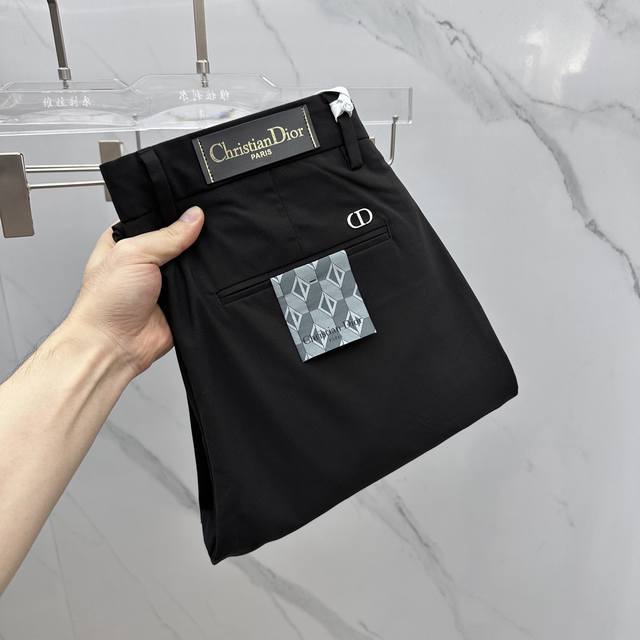 Dior*迪奥 2540春夏新品休闲裤西裤，官网同步发售，裤身工艺设计，进口客供辅料、面料定制，代工厂P出品免检！每个细节做到极致，原版五金配件，潮范十足、三标