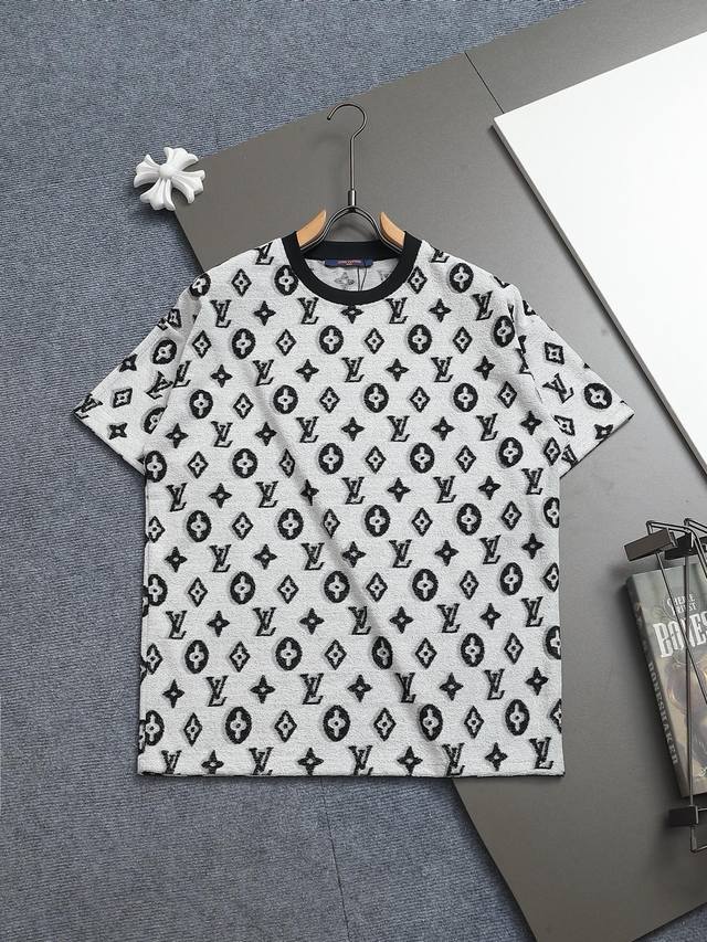 Louis Vuitton 路易威登 1V 微宽版型Xs S M L 25Ss 1V 新品专柜走秀款 满印加厚毛巾料 男女同款！短袖不在千篇一律的大众脸，而是一