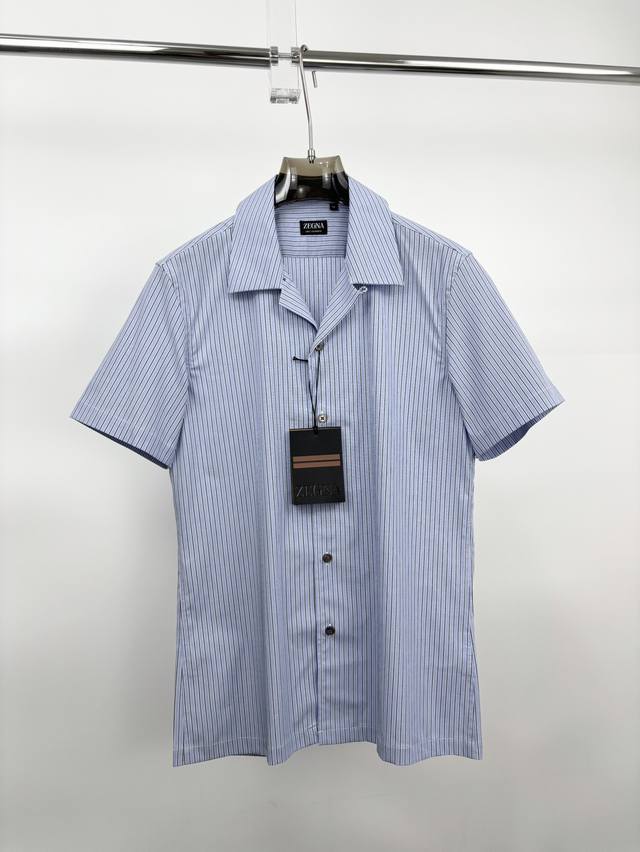 杰尼亚最新夏款男士必备款衬衫，100%鲁泰棉，舒服透气，原单狠货，原版面料，柔软舒适，上身高端又奢华，足够 场面的档次，这款衬衫无不骄傲的让你满意有面子 尺码：