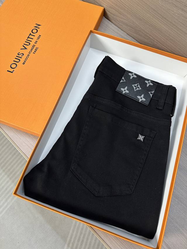 Lv驴家25Ss夏季新款牛仔裤，高端品质，面料超级柔软舒适 小直筒版型，上身修长，万能搭配款 颜色：黑色，白色 码数：29，30，31，32，33，34，36，