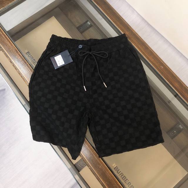 Clouis Vuitton Lv 25Ss专柜同款毛巾绒短裤 ～情侣款～采用棉质毛圈面料精心制作，饰以同色调提花图案。厚板立体！衣服偏厚使整体高透气和柔软性的