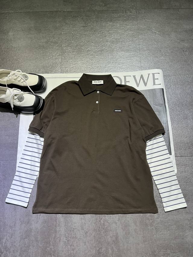 Miumi* 25Fw早秋新款 学院风Polo领条纹假两件T恤P衣丨独家Yb开发！高版出品！衣柜必备款假两件来咯！简单又不失格调！个性十足的设计风格！出街拍照非