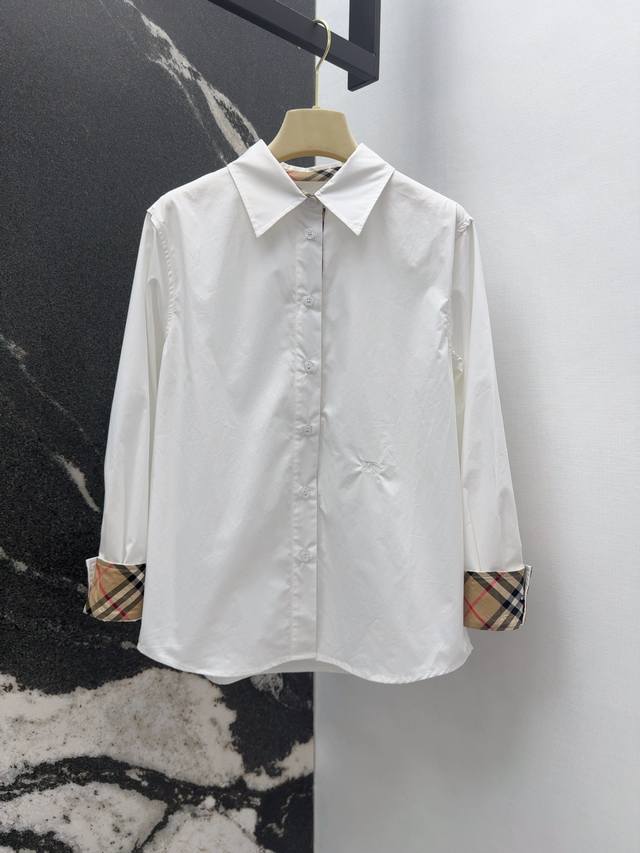 Bur 25Ss 春夏新品新季格纹系列 拼接格纹翻领长袖衬衫 端庄大方得体 经典格纹拼接做法 低调奢华又不失设计感 复古工装风格纹卷边袖口设计可盐可甜 高品质精
