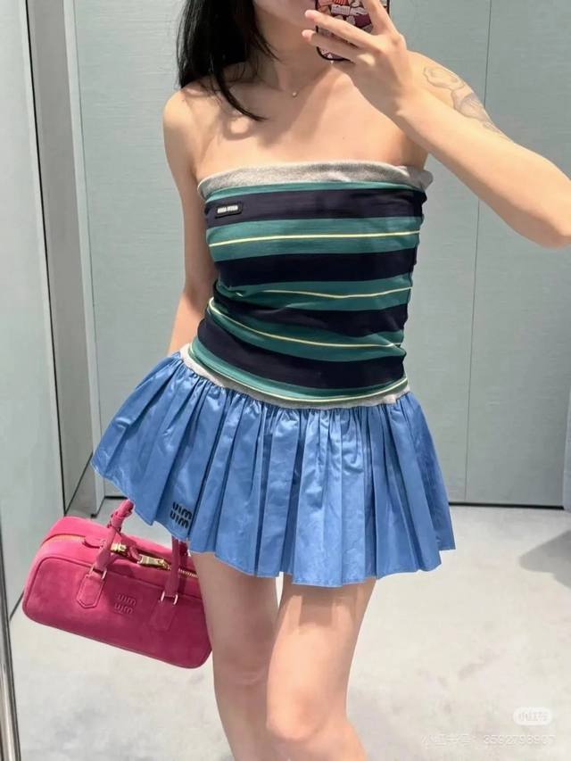 新款[P]！最新Miu 25New 条纹抹胸上衣。颜色：灰、绿。尺码：Sml。 。