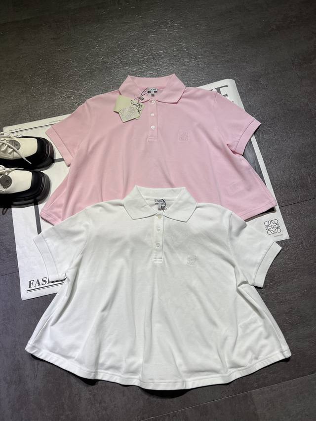 Loew* 早秋新款 经典字母Logo刺绣Polo衫丨独家高版出品！清爽又时髦的Tee也太好看啦搭配俏皮减龄的Polo领以及P摆宽松设计 轻松拿捏时髦氛围感 不
