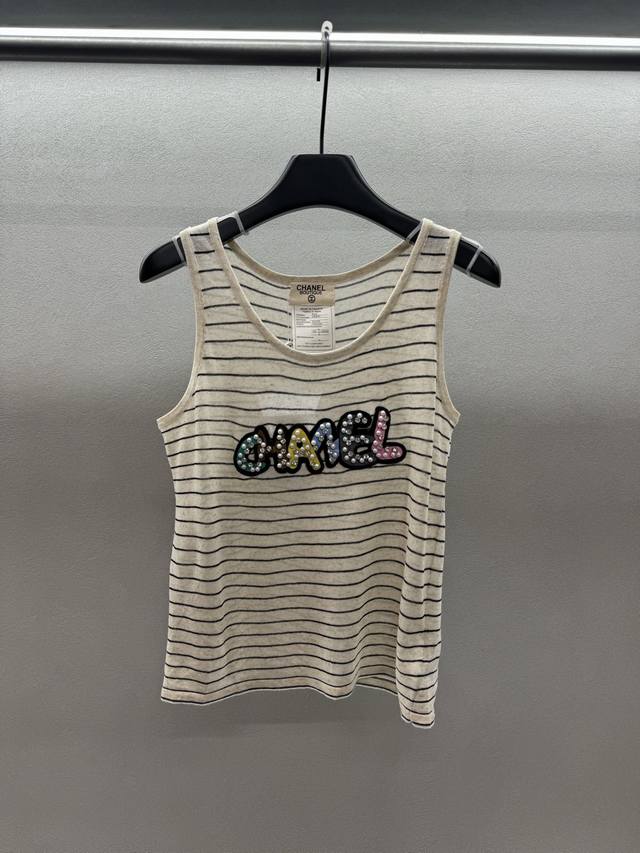 2660 Spring And Summer ！Chane*，中古系列，条纹背心， 颜色超级显白，独特贴布Logo图案拿捏日常穿搭，随意搭配都，减龄显瘦，衣柜必